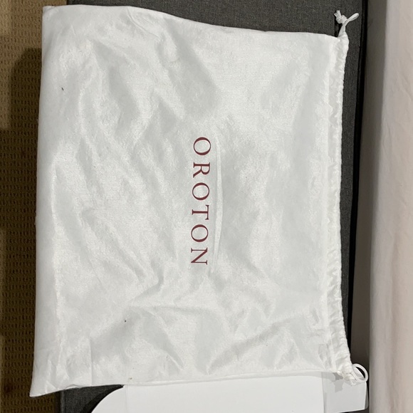 brown leather oroton handbag - Picture 8 of 8